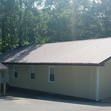 Metal-Roof-Soft-Washing-in-Centerville-TN 1